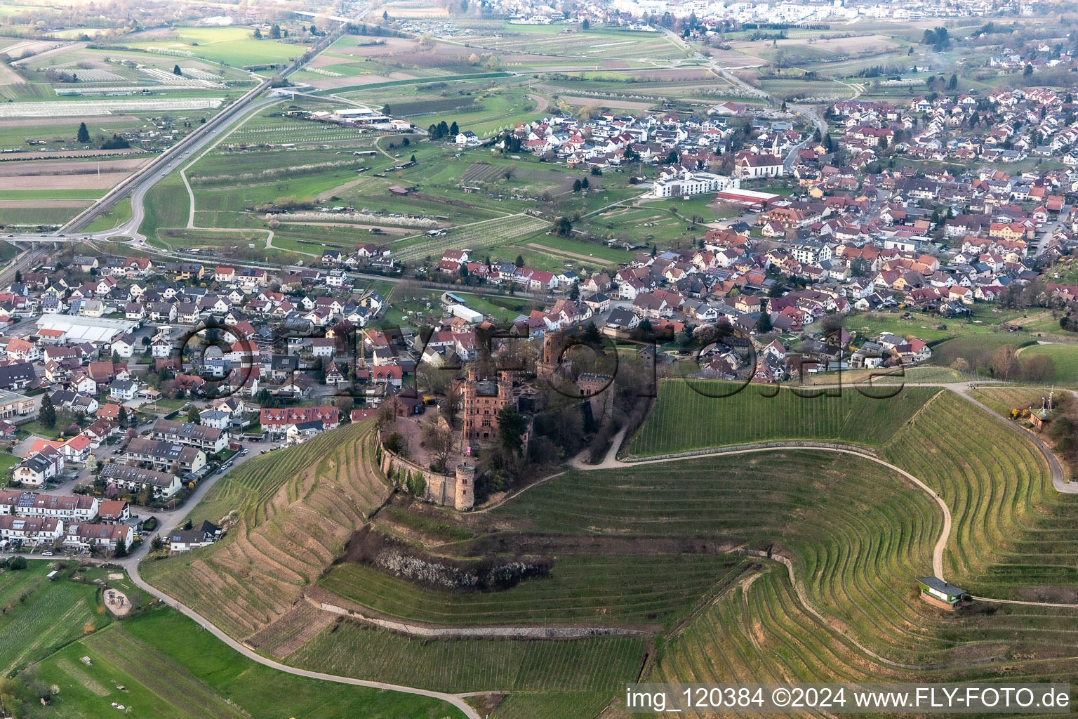 Photographie aérienne de Château de l'Auberge de Jeunesse Ortenberg à le quartier Bühlweg in Ortenberg dans le département Bade-Wurtemberg, Allemagne