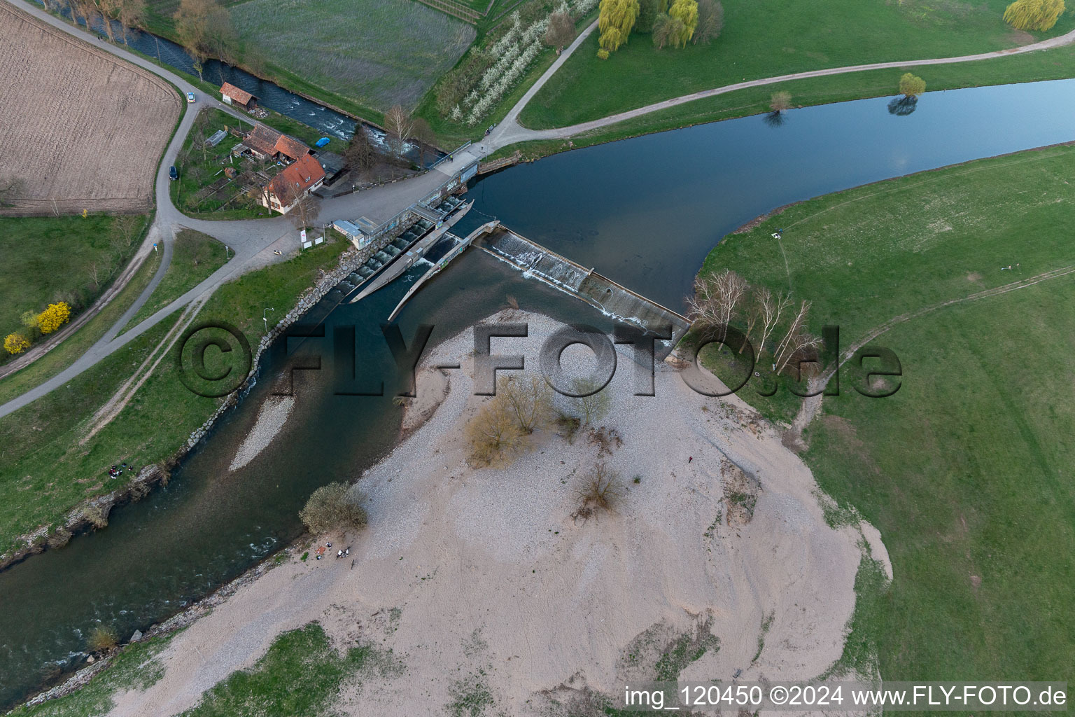 Photographie aérienne de Halte de repos à la grande digue à le quartier Elgersweier in Offenburg dans le département Bade-Wurtemberg, Allemagne