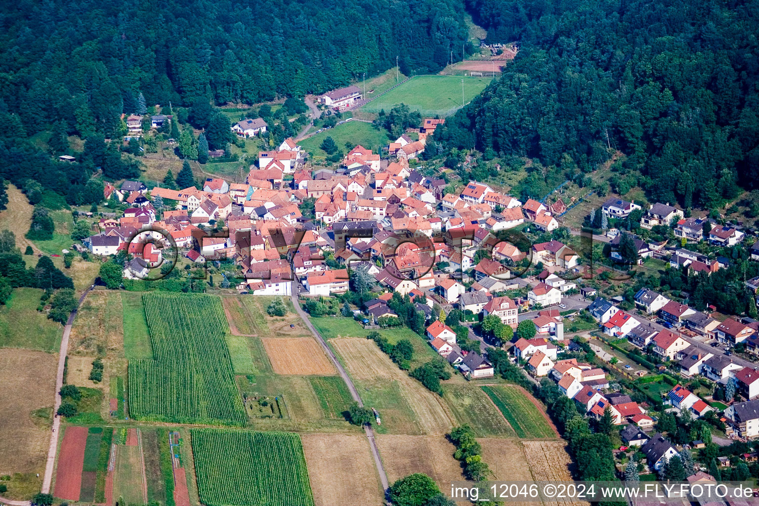 Quartier Gräfenhausen in Annweiler am Trifels dans le département Rhénanie-Palatinat, Allemagne depuis l'avion