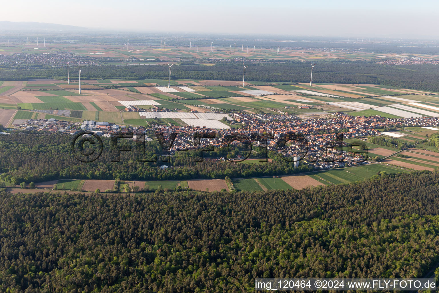 Enregistrement par drone de Hatzenbühl dans le département Rhénanie-Palatinat, Allemagne