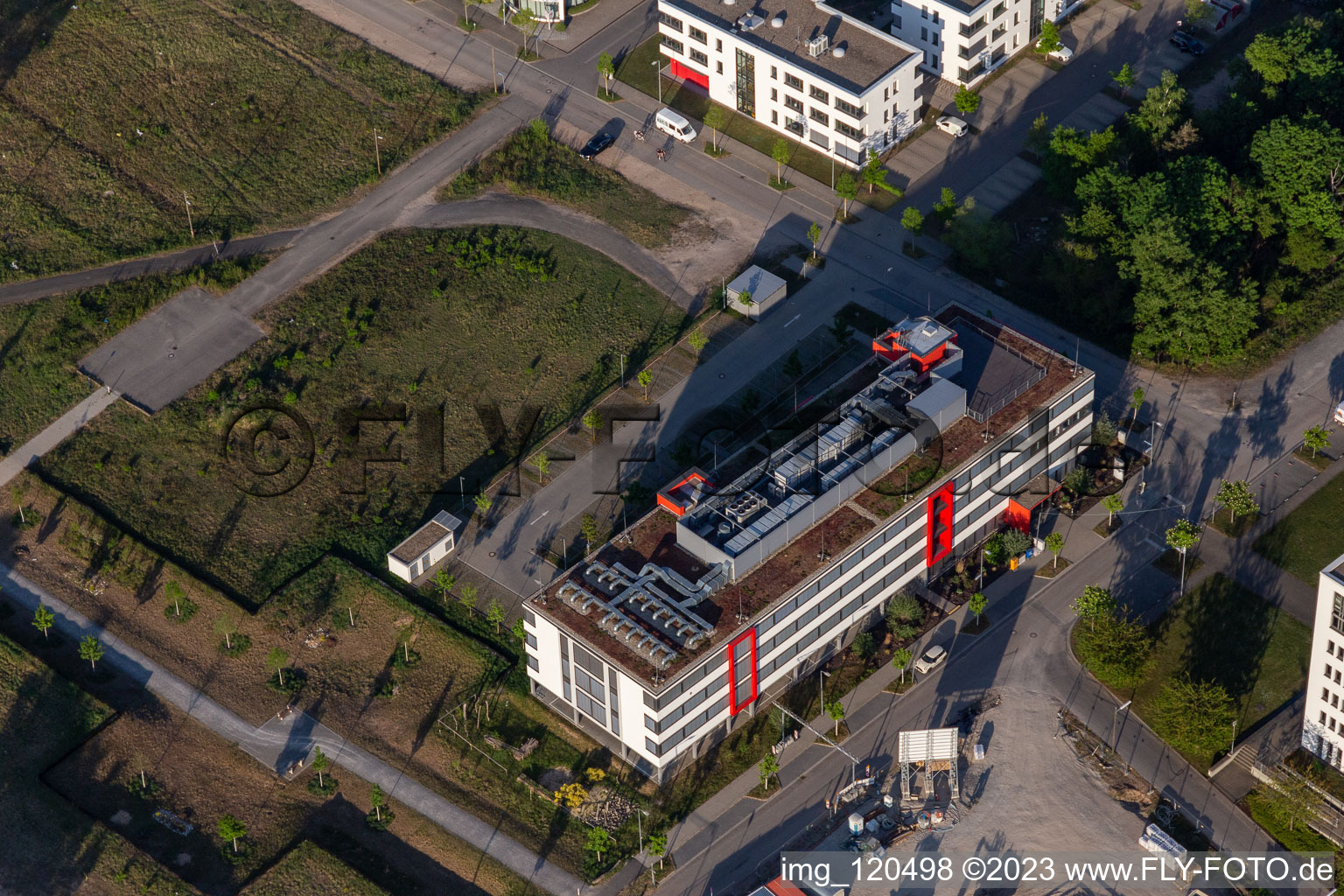 Vue aérienne de Microchip Technoloy dans le parc technologique à le quartier Rintheim in Karlsruhe dans le département Bade-Wurtemberg, Allemagne