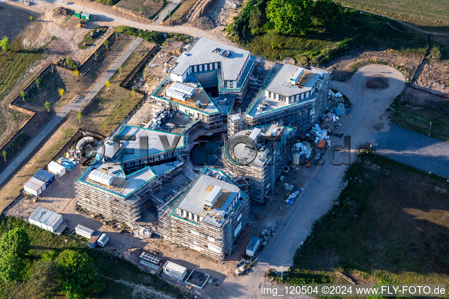 Chantier du LTC - Linder Technology Campus sur Wilhelm-Schickard-Straße dans le parc technologique Karlsruhe à le quartier Rintheim in Karlsruhe dans le département Bade-Wurtemberg, Allemagne d'un drone