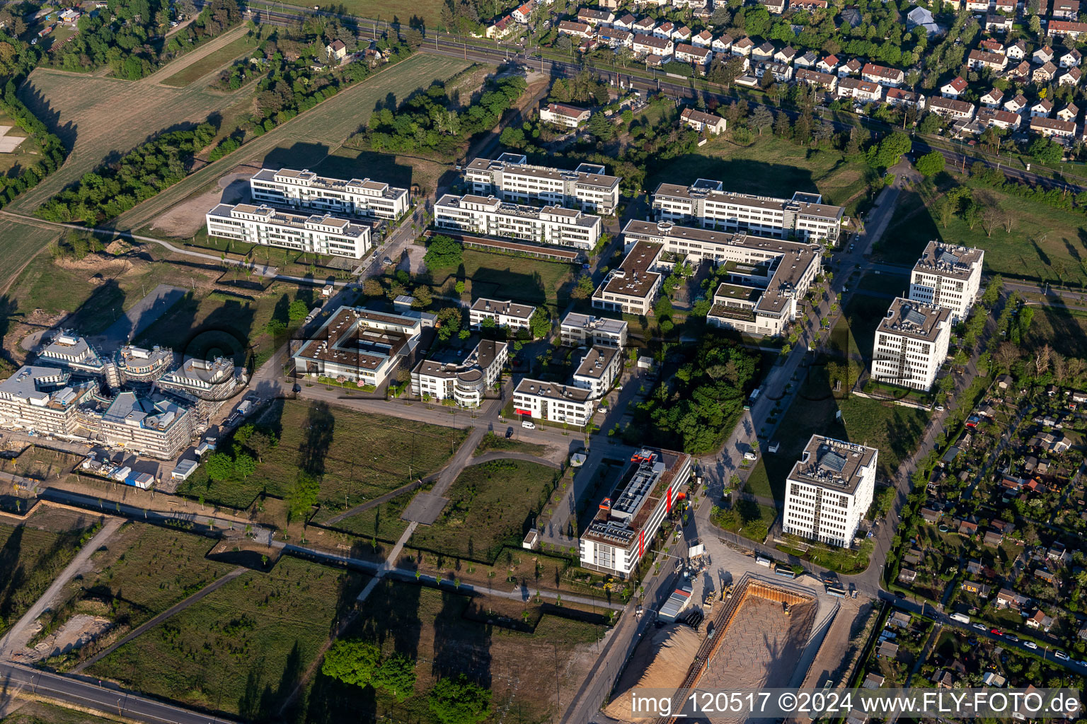 Parc technologique à le quartier Rintheim in Karlsruhe dans le département Bade-Wurtemberg, Allemagne d'un drone