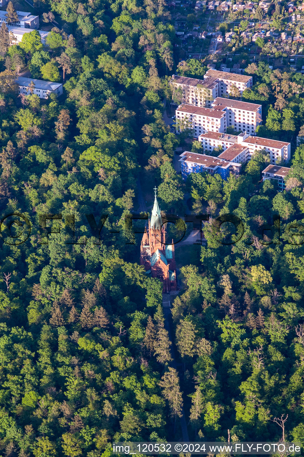 Vue aérienne de Chapelle funéraire grand-ducale à le quartier Oststadt in Karlsruhe dans le département Bade-Wurtemberg, Allemagne