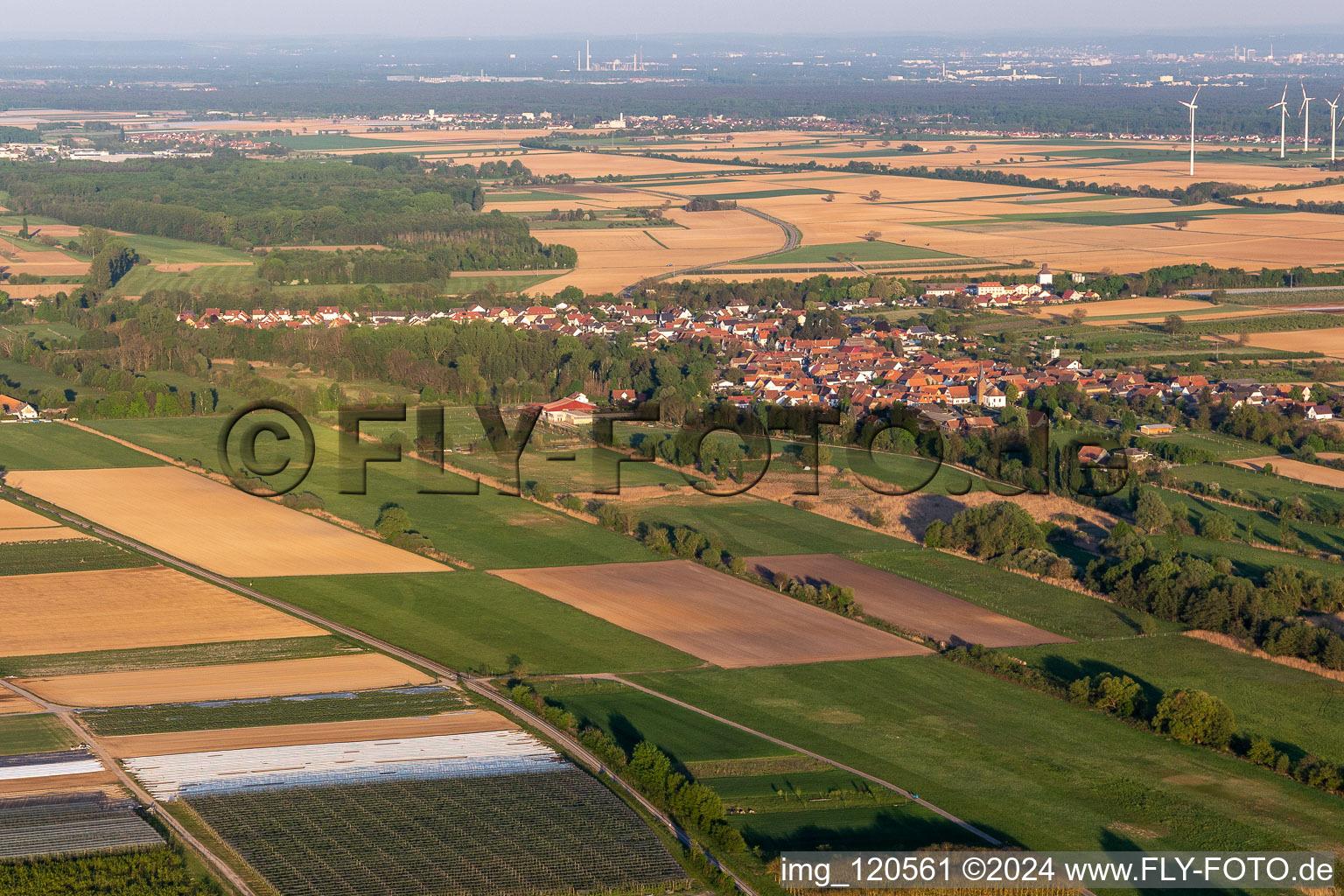 Vue aérienne de Winden dans le département Rhénanie-Palatinat, Allemagne