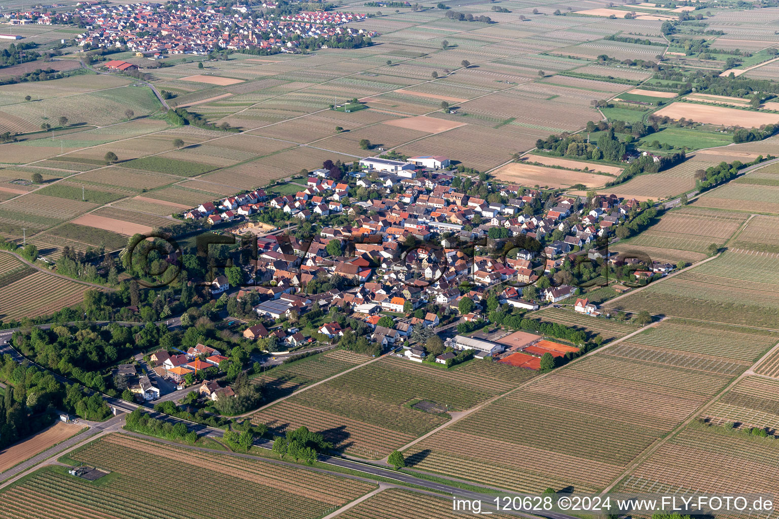 Walsheim dans le département Rhénanie-Palatinat, Allemagne d'un drone