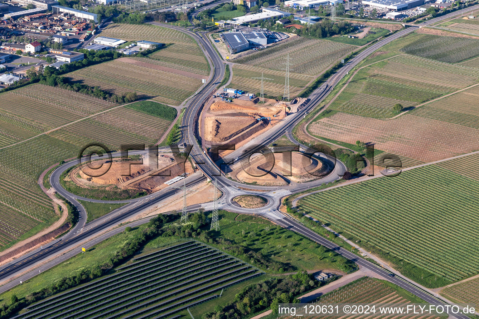 Vue aérienne de Élargissement du chantier B10 à le quartier Nußdorf in Landau in der Pfalz dans le département Rhénanie-Palatinat, Allemagne