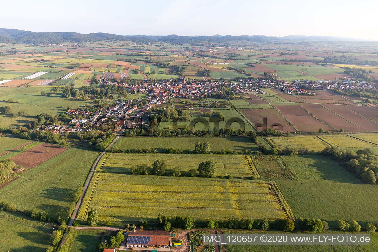 Enregistrement par drone de Kapsweyer dans le département Rhénanie-Palatinat, Allemagne