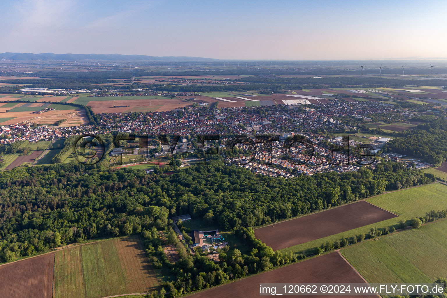 Kandel dans le département Rhénanie-Palatinat, Allemagne depuis l'avion