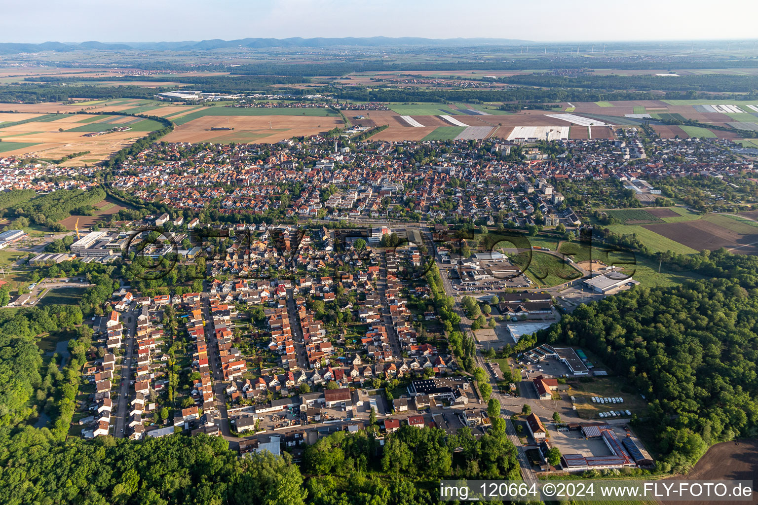 Kandel dans le département Rhénanie-Palatinat, Allemagne vue du ciel