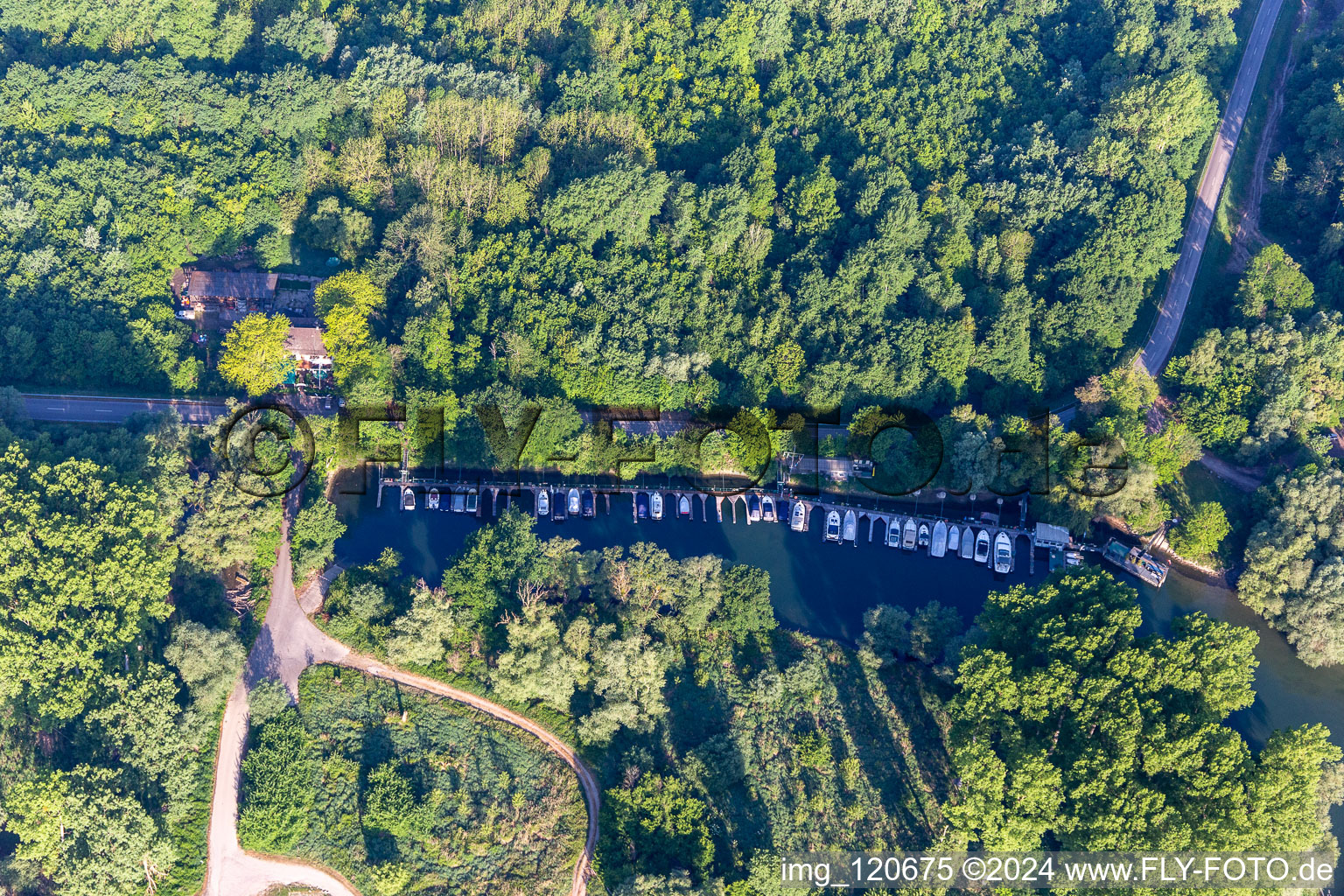 Photographie aérienne de Vieux Rhin et Rheinschänke à Leimersheim dans le département Rhénanie-Palatinat, Allemagne