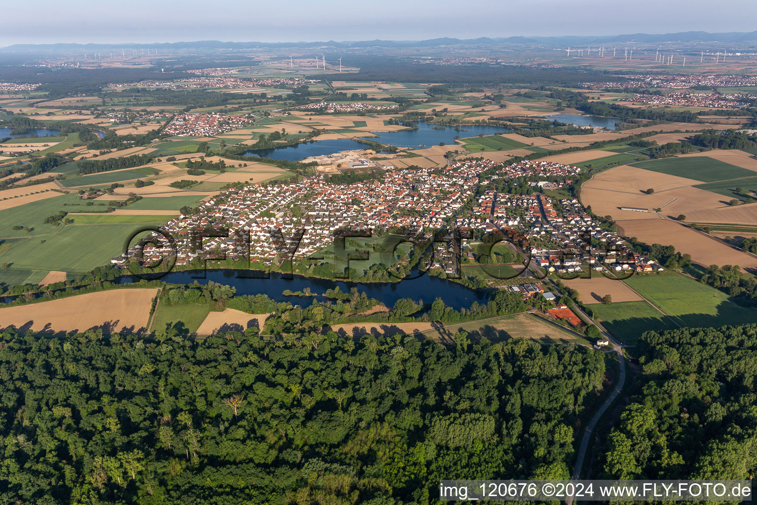 Leimersheim dans le département Rhénanie-Palatinat, Allemagne d'en haut