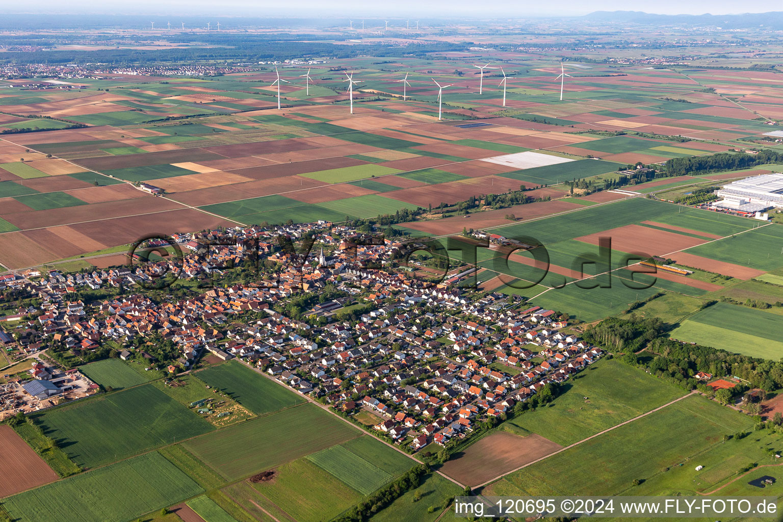 Vue aérienne de Quartier Ottersheim in Ottersheim bei Landau dans le département Rhénanie-Palatinat, Allemagne