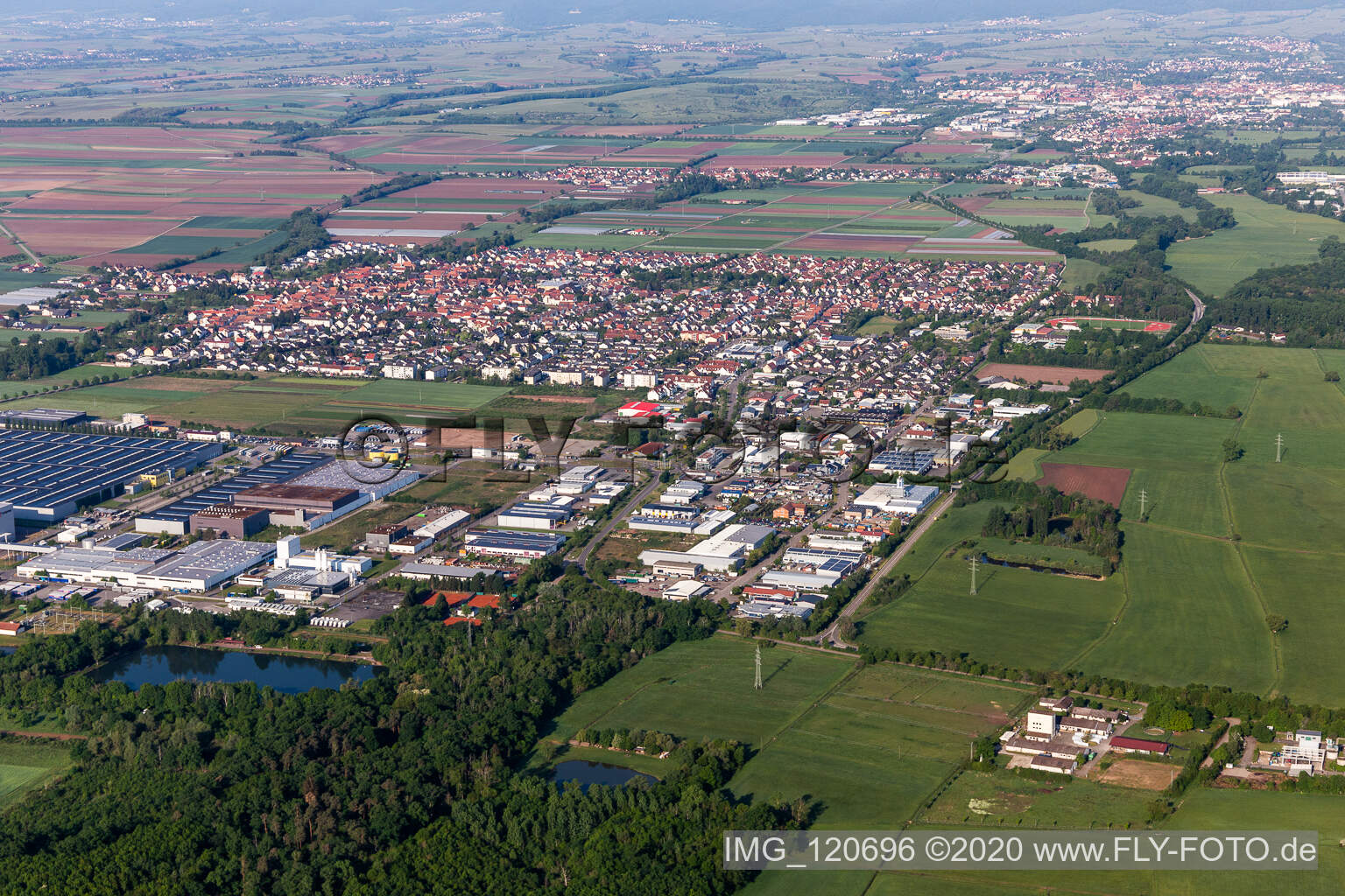 Offenbach an der Queich dans le département Rhénanie-Palatinat, Allemagne vue du ciel