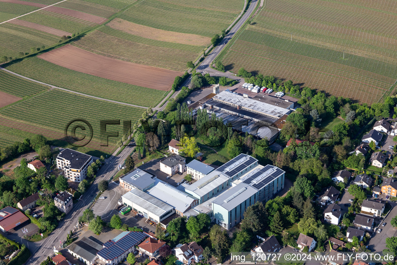 Vue aérienne de Locaux de l'usine Wickert Maschinenbau GmbH à Landau in der Pfalz dans le département Rhénanie-Palatinat, Allemagne