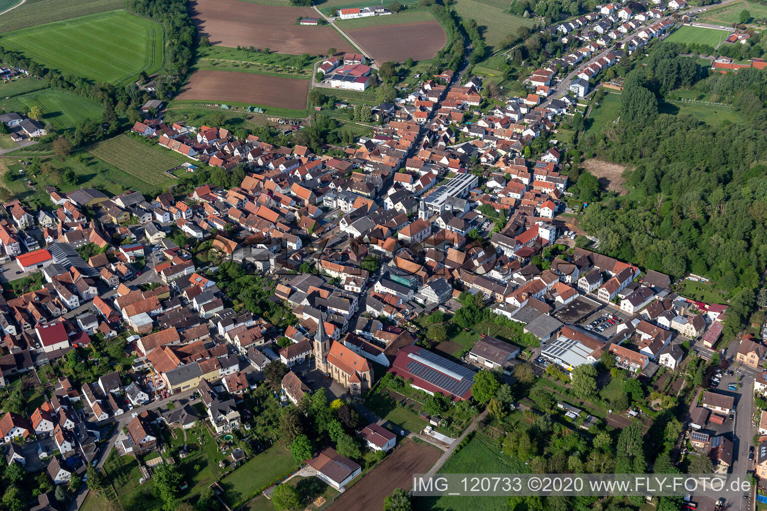 Vue aérienne de Quartier Ingenheim in Billigheim-Ingenheim dans le département Rhénanie-Palatinat, Allemagne