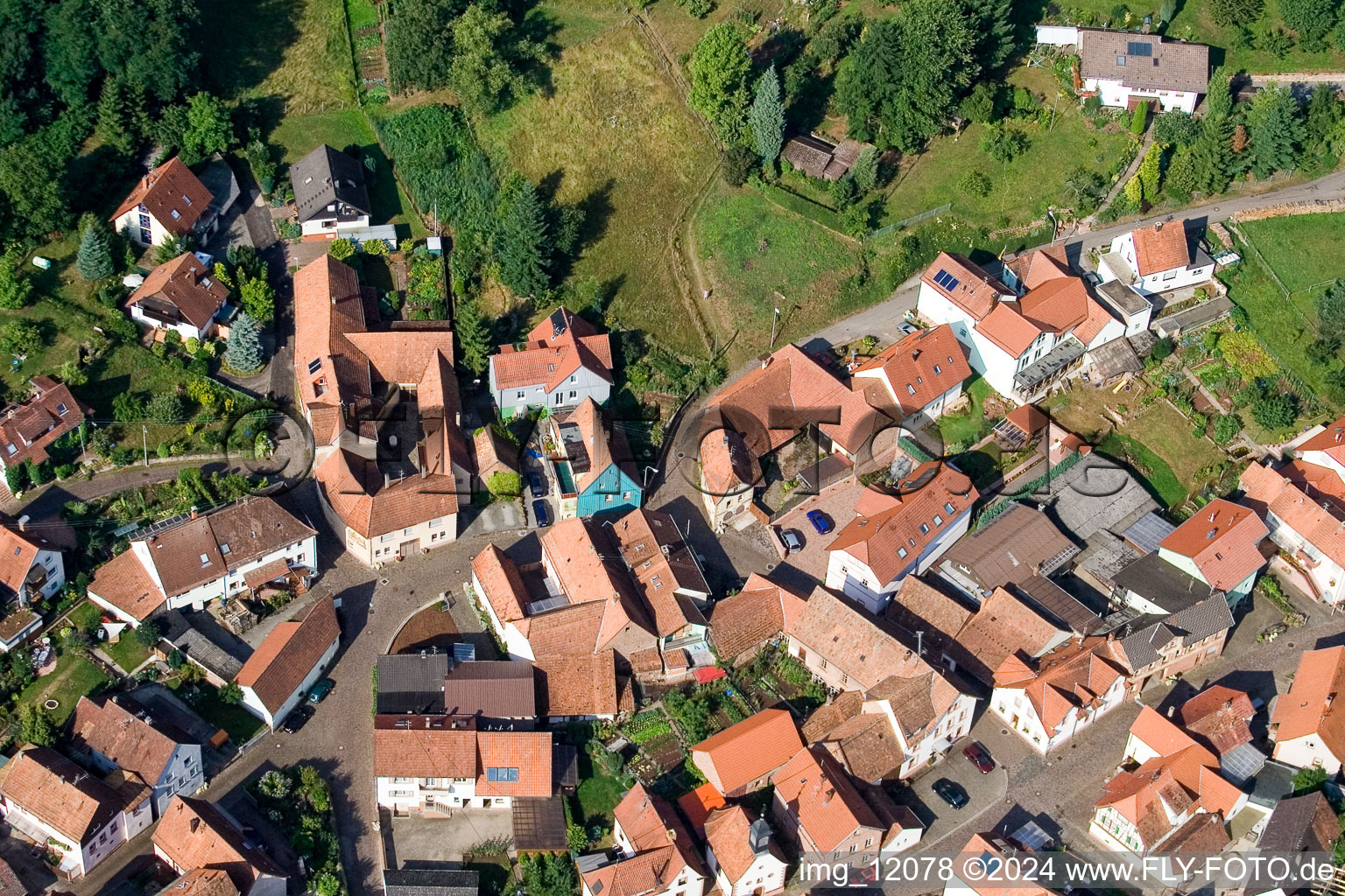 Vue aérienne de Quartier Gräfenhausen in Annweiler am Trifels dans le département Rhénanie-Palatinat, Allemagne