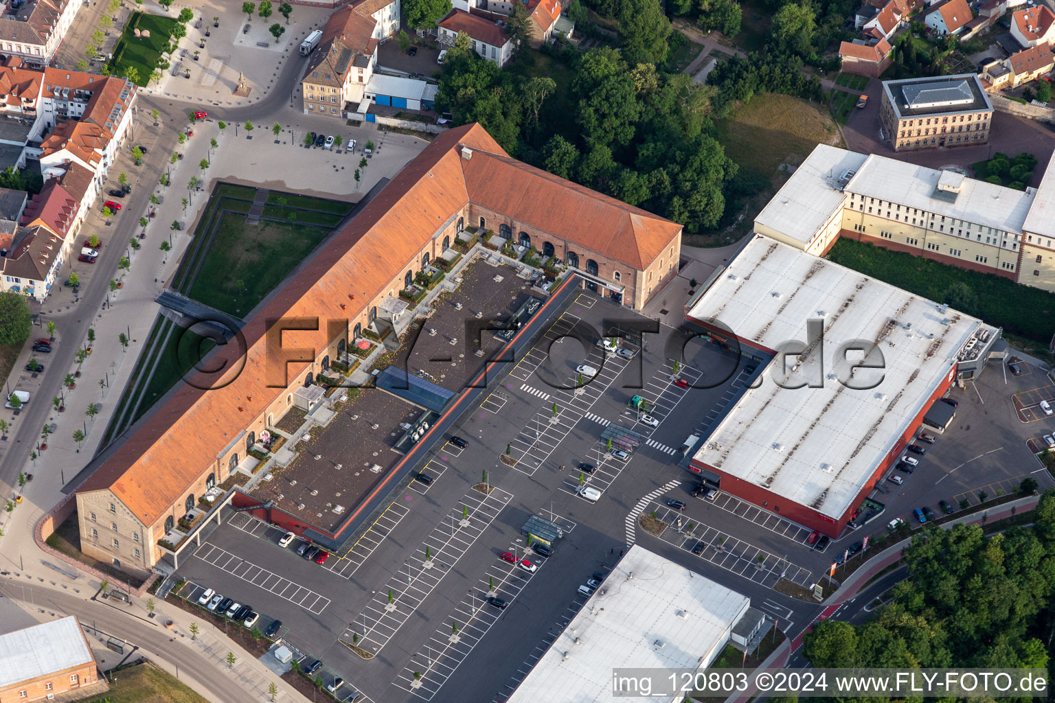 Vue aérienne de École professionnelle à Germersheim dans le département Rhénanie-Palatinat, Allemagne