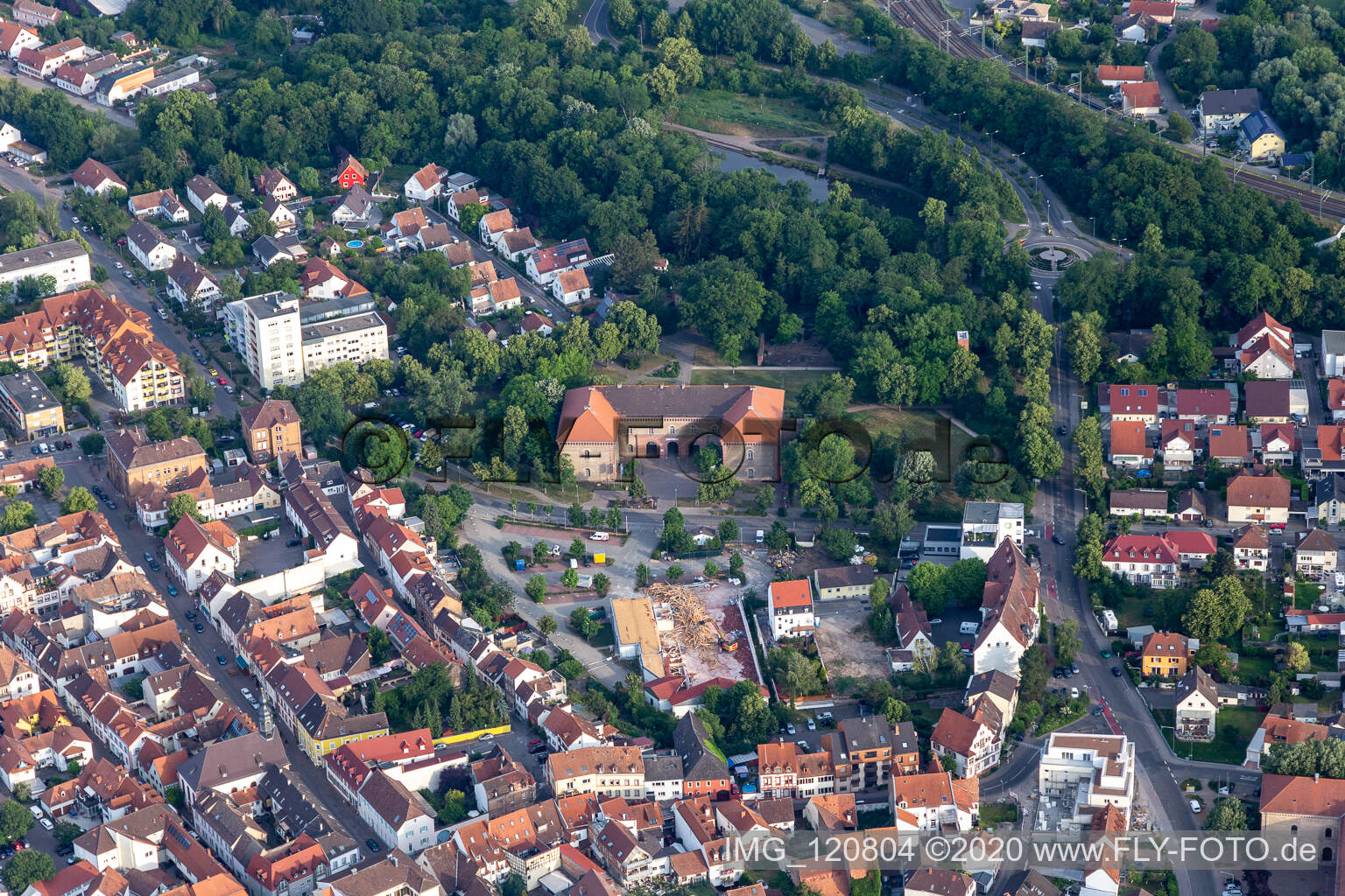 Vue aérienne de Porte Louis à Germersheim dans le département Rhénanie-Palatinat, Allemagne