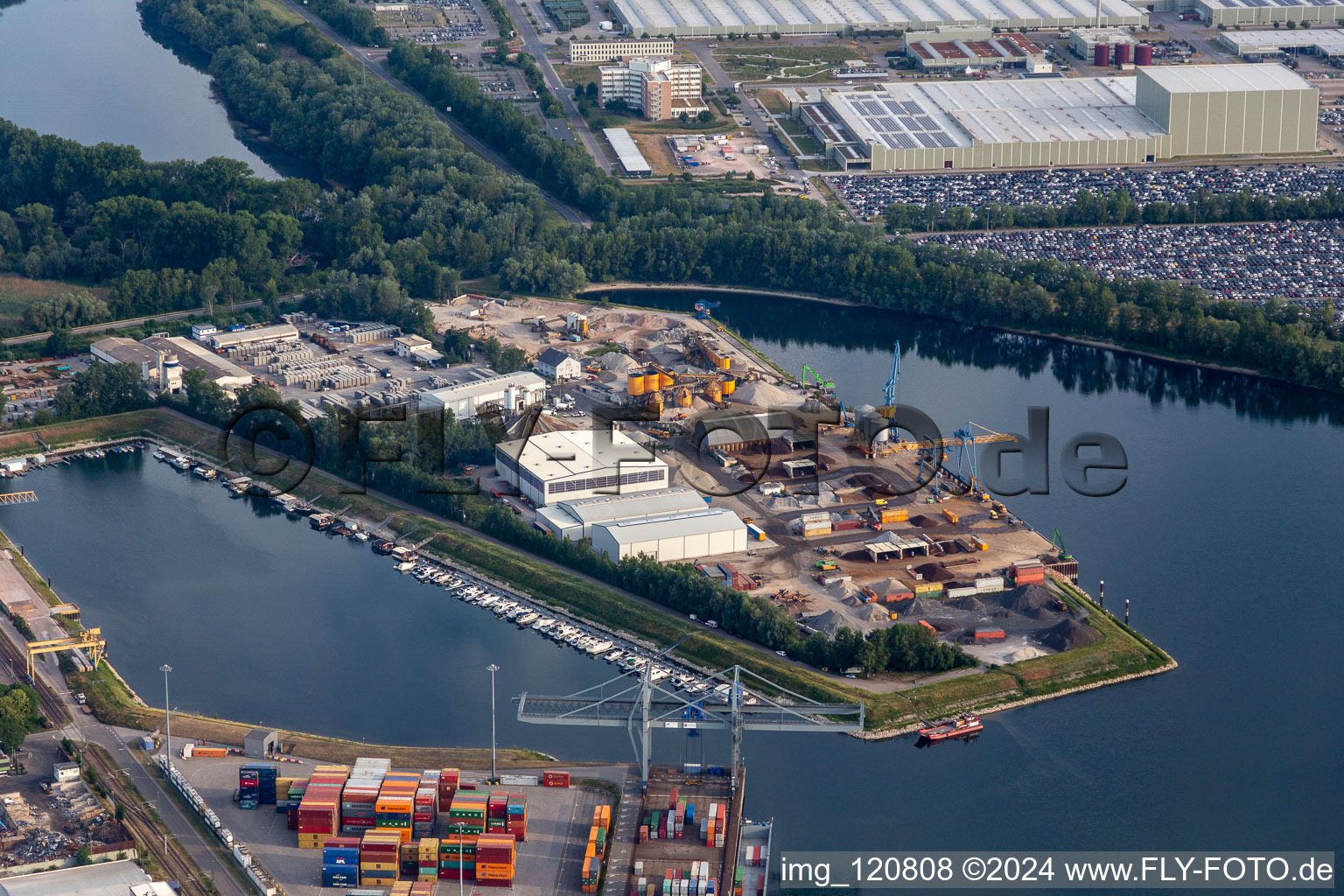 Vue aérienne de Port à Germersheim dans le département Rhénanie-Palatinat, Allemagne