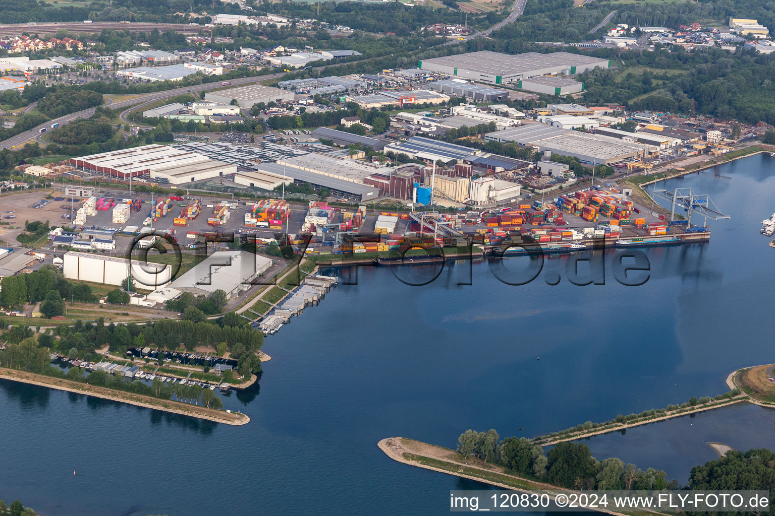 Vue aérienne de Port à Germersheim dans le département Rhénanie-Palatinat, Allemagne