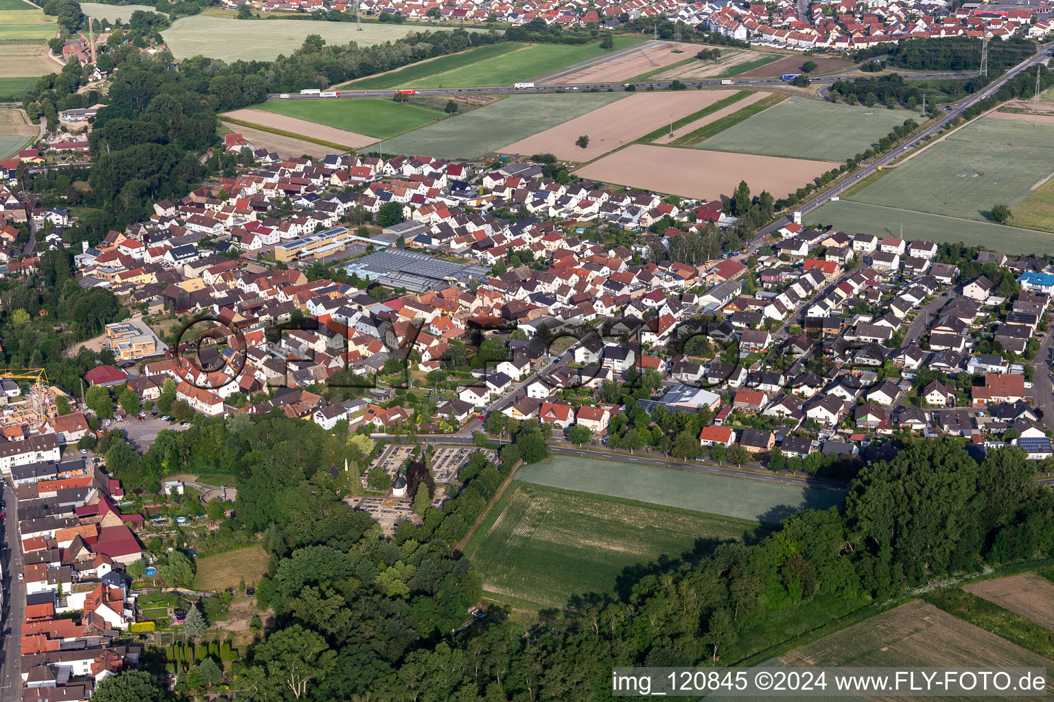 Kuhardt dans le département Rhénanie-Palatinat, Allemagne d'un drone