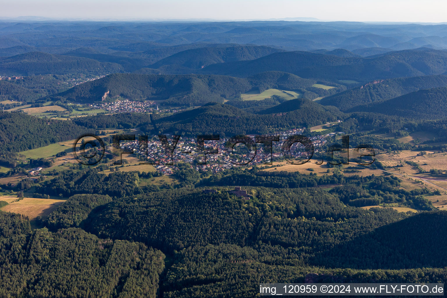 Busenberg dans le département Rhénanie-Palatinat, Allemagne vue d'en haut