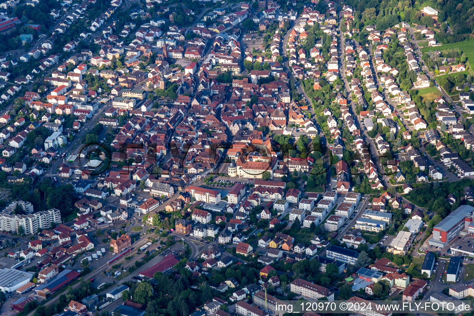 Bad Bergzabern dans le département Rhénanie-Palatinat, Allemagne vue d'en haut