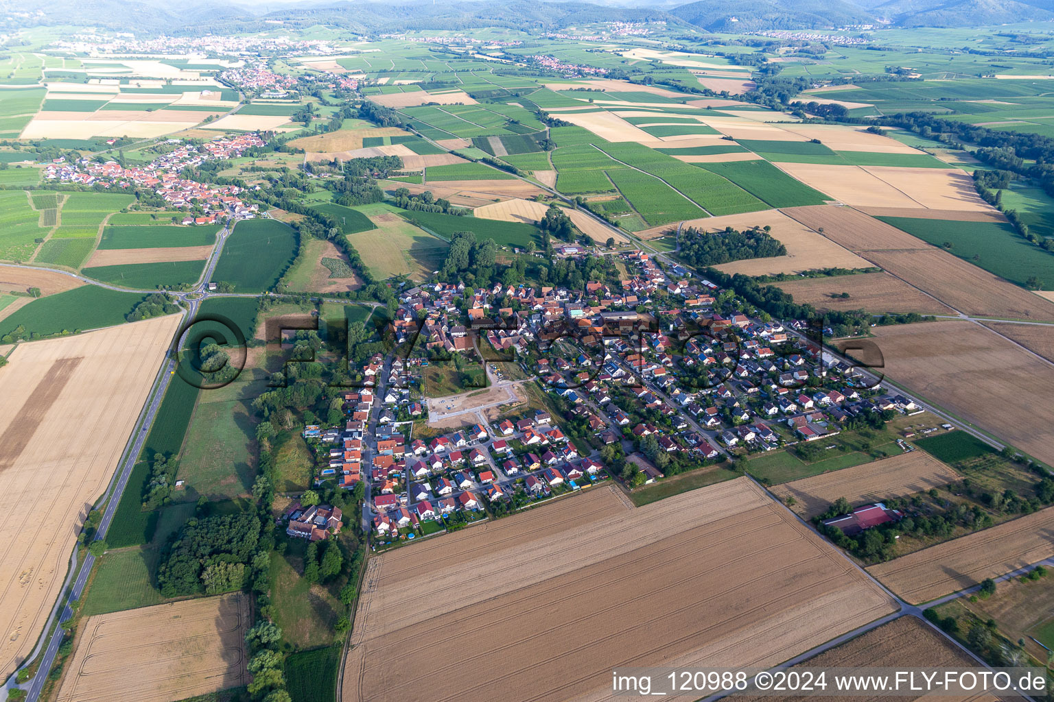 Vue aérienne de Barbelroth dans le département Rhénanie-Palatinat, Allemagne