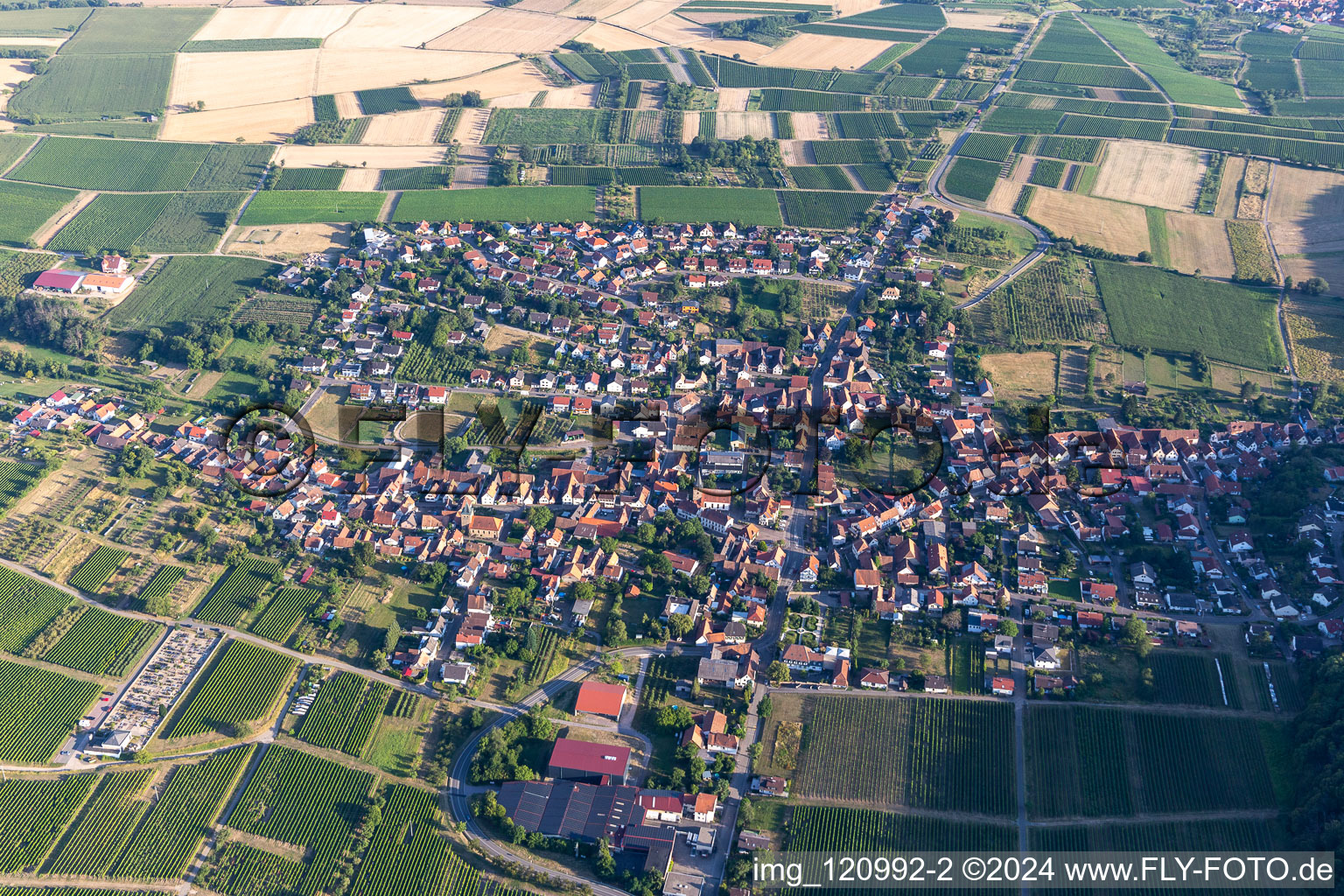 Image drone de Oberotterbach dans le département Rhénanie-Palatinat, Allemagne