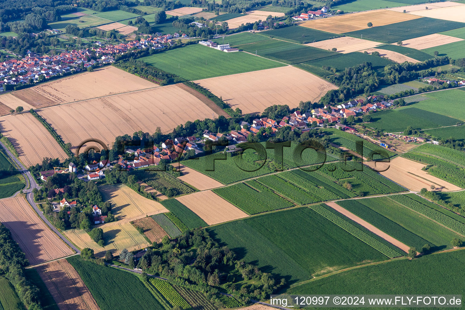 Vue aérienne de Vollmersweiler dans le département Rhénanie-Palatinat, Allemagne