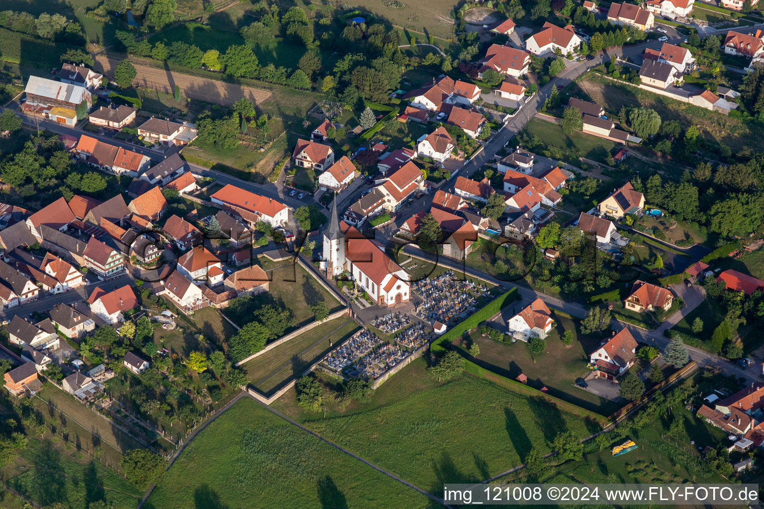 Vue aérienne de Saint-Martin à Seebach dans le département Bas Rhin, France