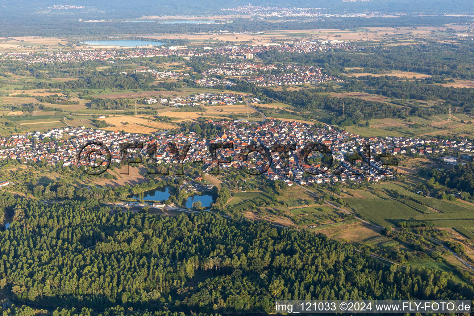 Au am Rhein dans le département Bade-Wurtemberg, Allemagne depuis l'avion