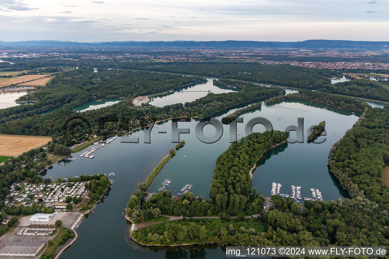 Vue aérienne de Club nautique Otterstadt à Otterstadt dans le département Rhénanie-Palatinat, Allemagne