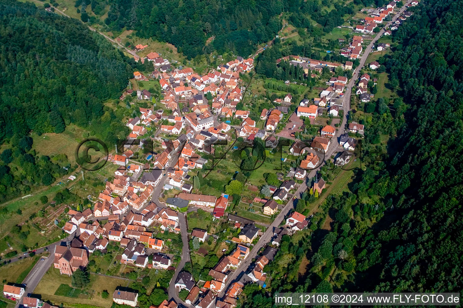 Enregistrement par drone de Eußerthal dans le département Rhénanie-Palatinat, Allemagne