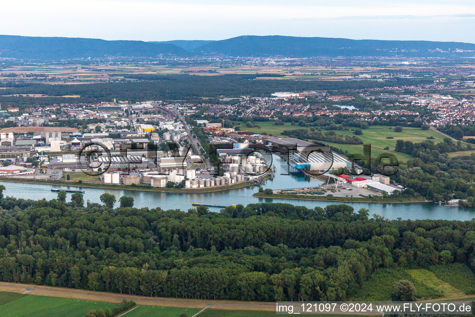 Photographie aérienne de Rheinauhafen à le quartier Rheinau in Mannheim dans le département Bade-Wurtemberg, Allemagne