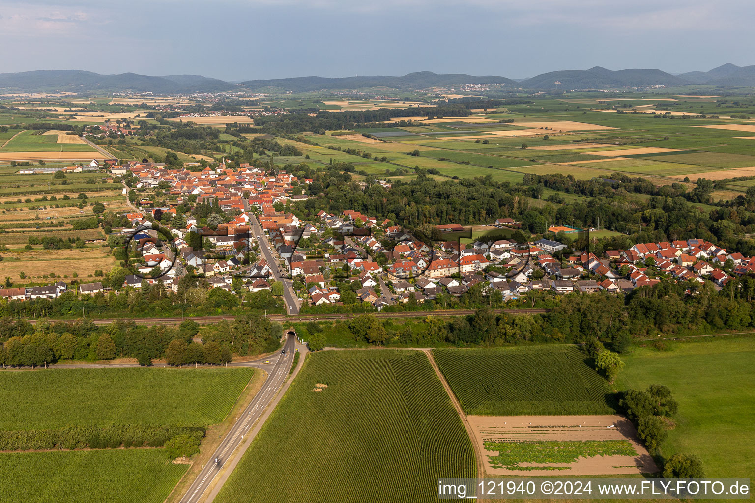 Vue oblique de Winden dans le département Rhénanie-Palatinat, Allemagne