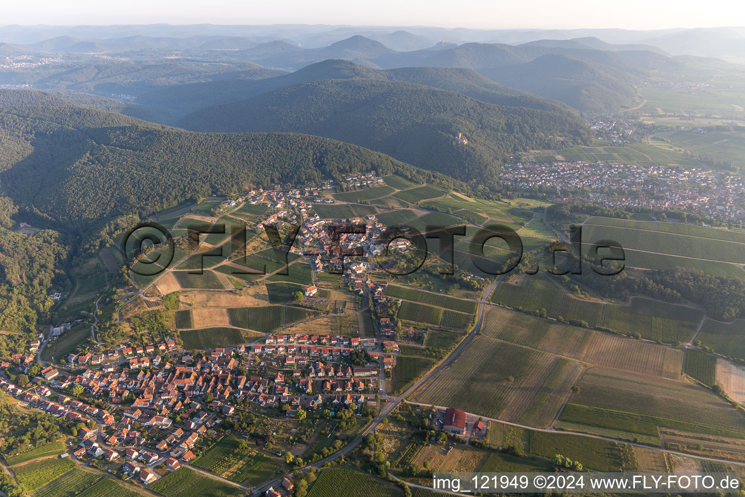 Quartier Gleiszellen in Gleiszellen-Gleishorbach dans le département Rhénanie-Palatinat, Allemagne vue du ciel