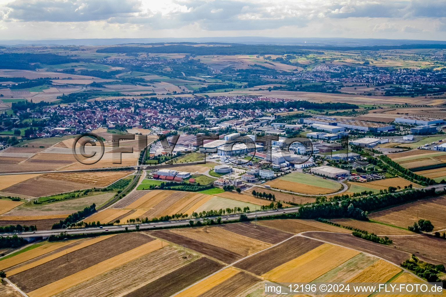 Vue aérienne de Zone industrielle du sud à le quartier Gültstein in Herrenberg dans le département Bade-Wurtemberg, Allemagne