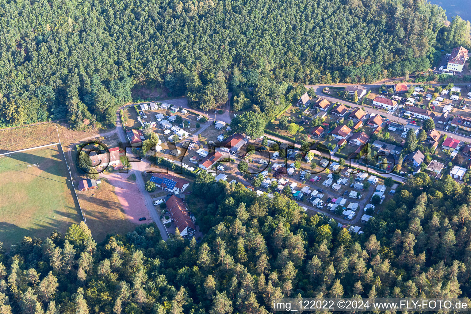 Vue oblique de Camping Club Pirmansens à Schöntalweiher à Ludwigswinkel dans le département Rhénanie-Palatinat, Allemagne