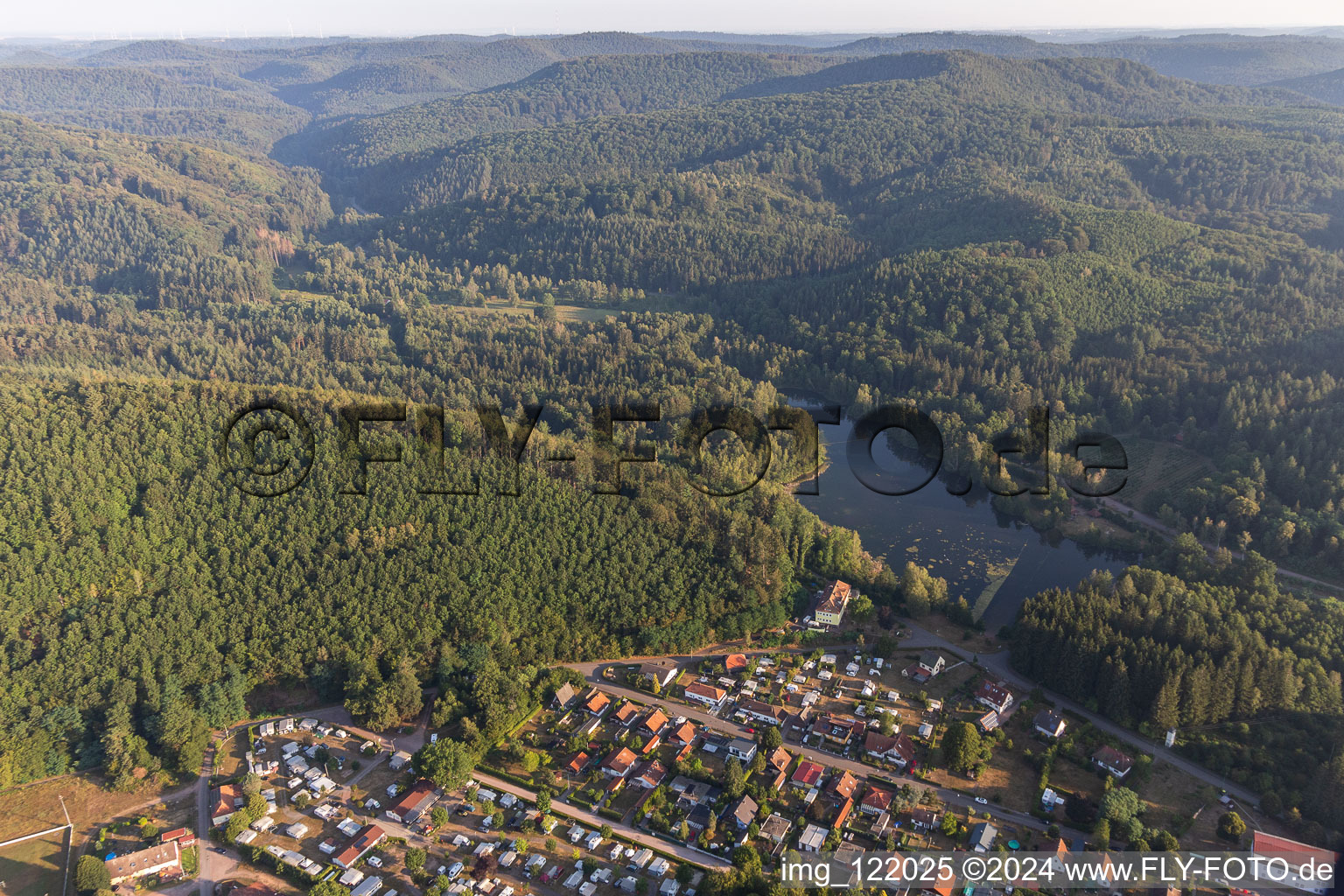 Camping Club Pirmansens à Schöntalweiher à Ludwigswinkel dans le département Rhénanie-Palatinat, Allemagne hors des airs