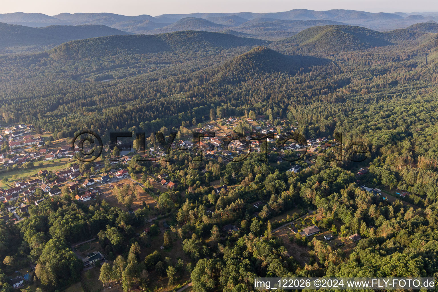 Vue aérienne de Ludwigswinkel dans le département Rhénanie-Palatinat, Allemagne