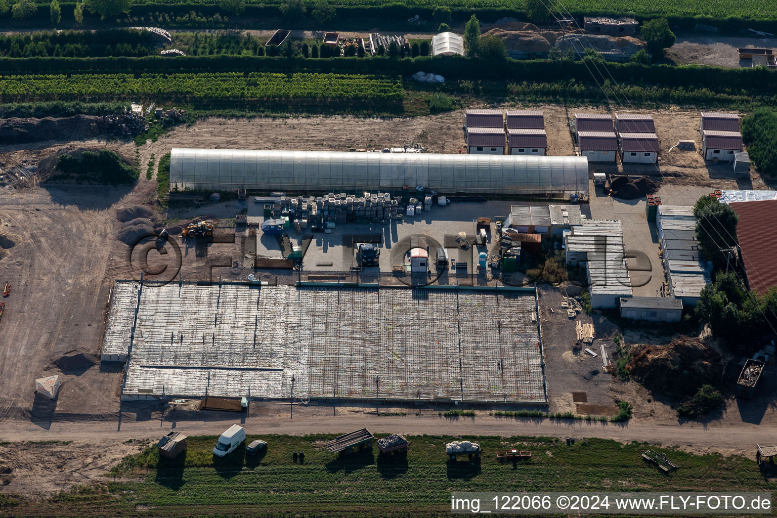 Vue aérienne de Kugelmann légumes biologiques nouvelle construction du hall de production à Kandel dans le département Rhénanie-Palatinat, Allemagne