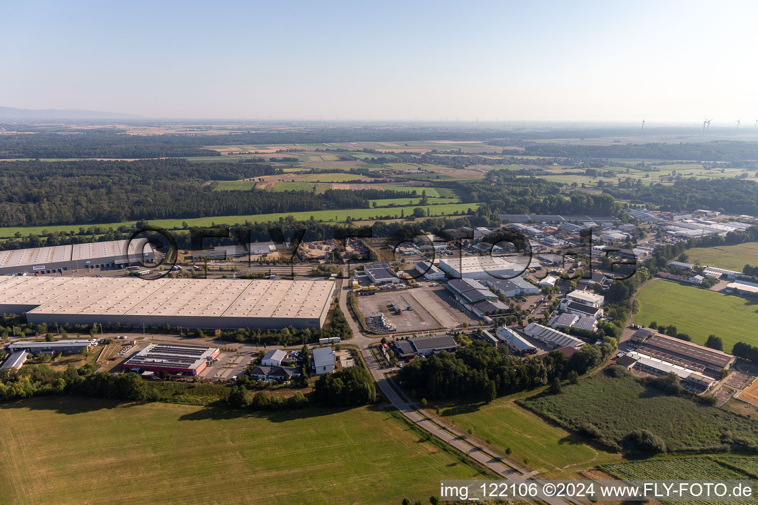 Vue oblique de Zone industrielle de Horst à le quartier Minderslachen in Kandel dans le département Rhénanie-Palatinat, Allemagne