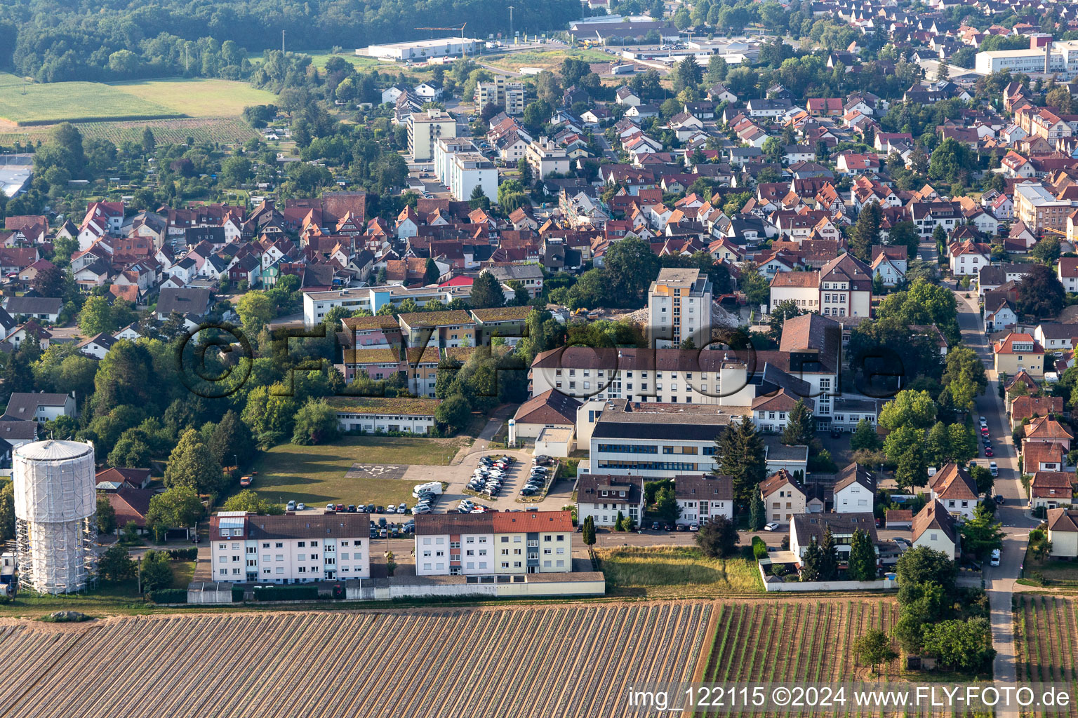 Vue aérienne de Terrain de la clinique de l'hôpital Asklepios Südpfalzkliniken à Kandel dans le département Rhénanie-Palatinat, Allemagne