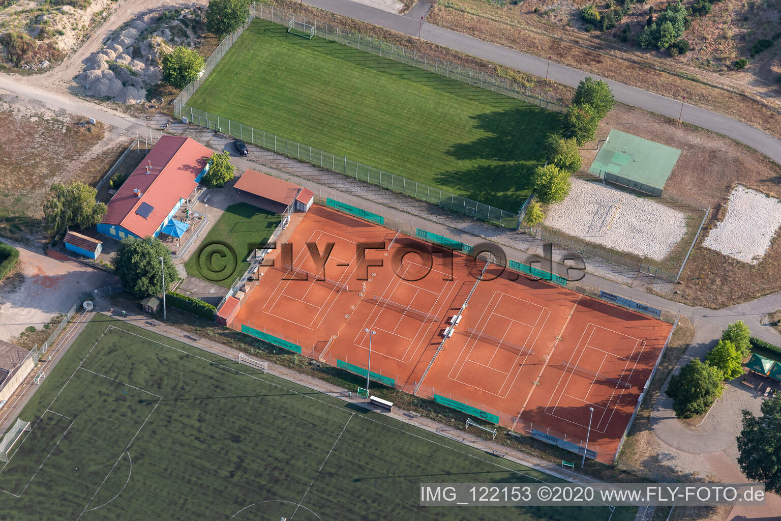 Vue aérienne de Court de tennis à Rheinzabern dans le département Rhénanie-Palatinat, Allemagne