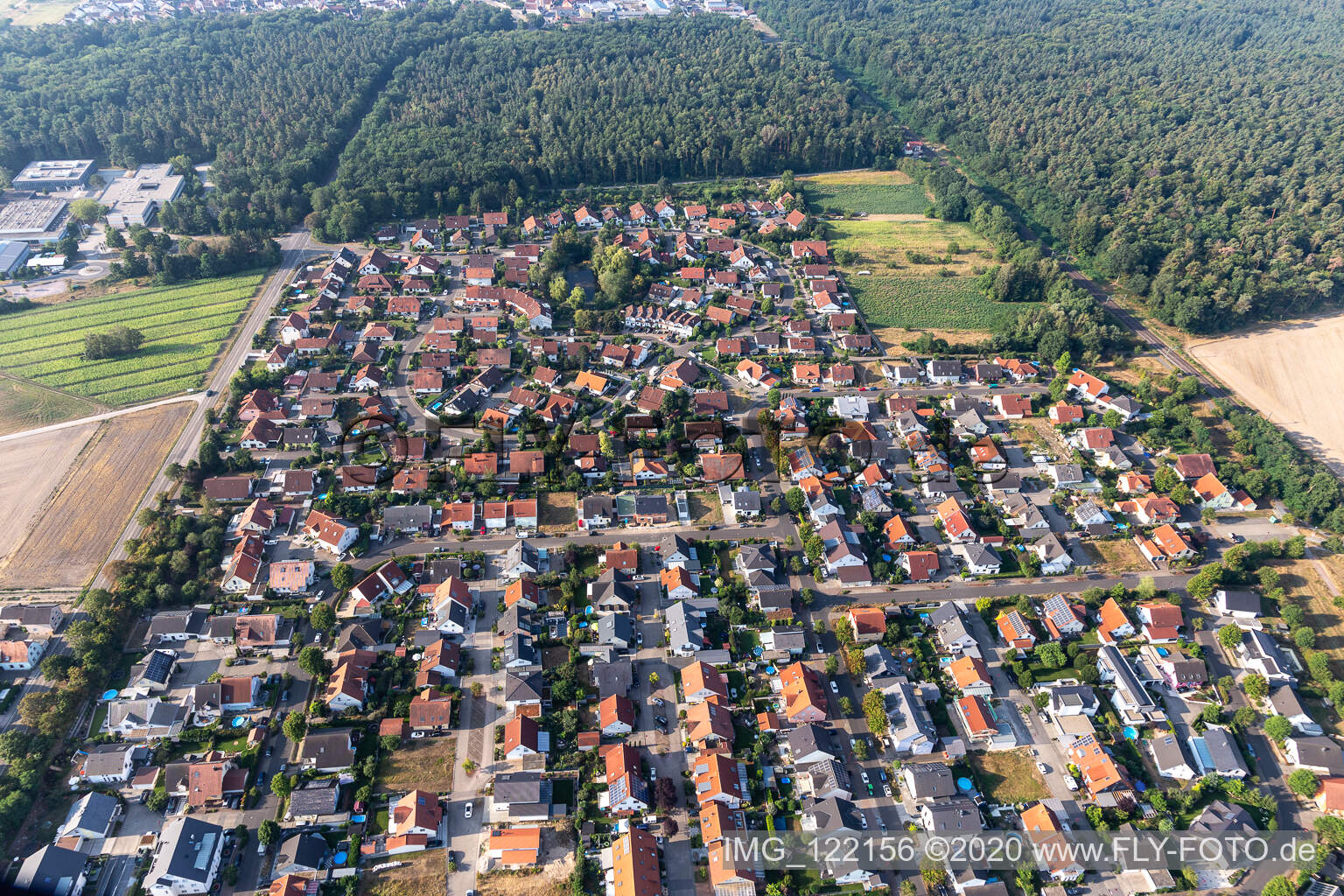 Vue aérienne de Aux carrières d'argile à Rheinzabern dans le département Rhénanie-Palatinat, Allemagne