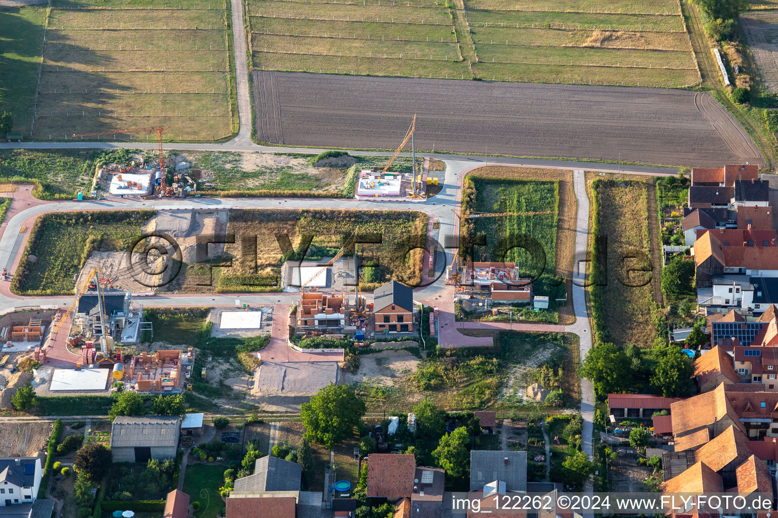 Vue aérienne de Nouvelle zone de développement au nord à Hatzenbühl dans le département Rhénanie-Palatinat, Allemagne