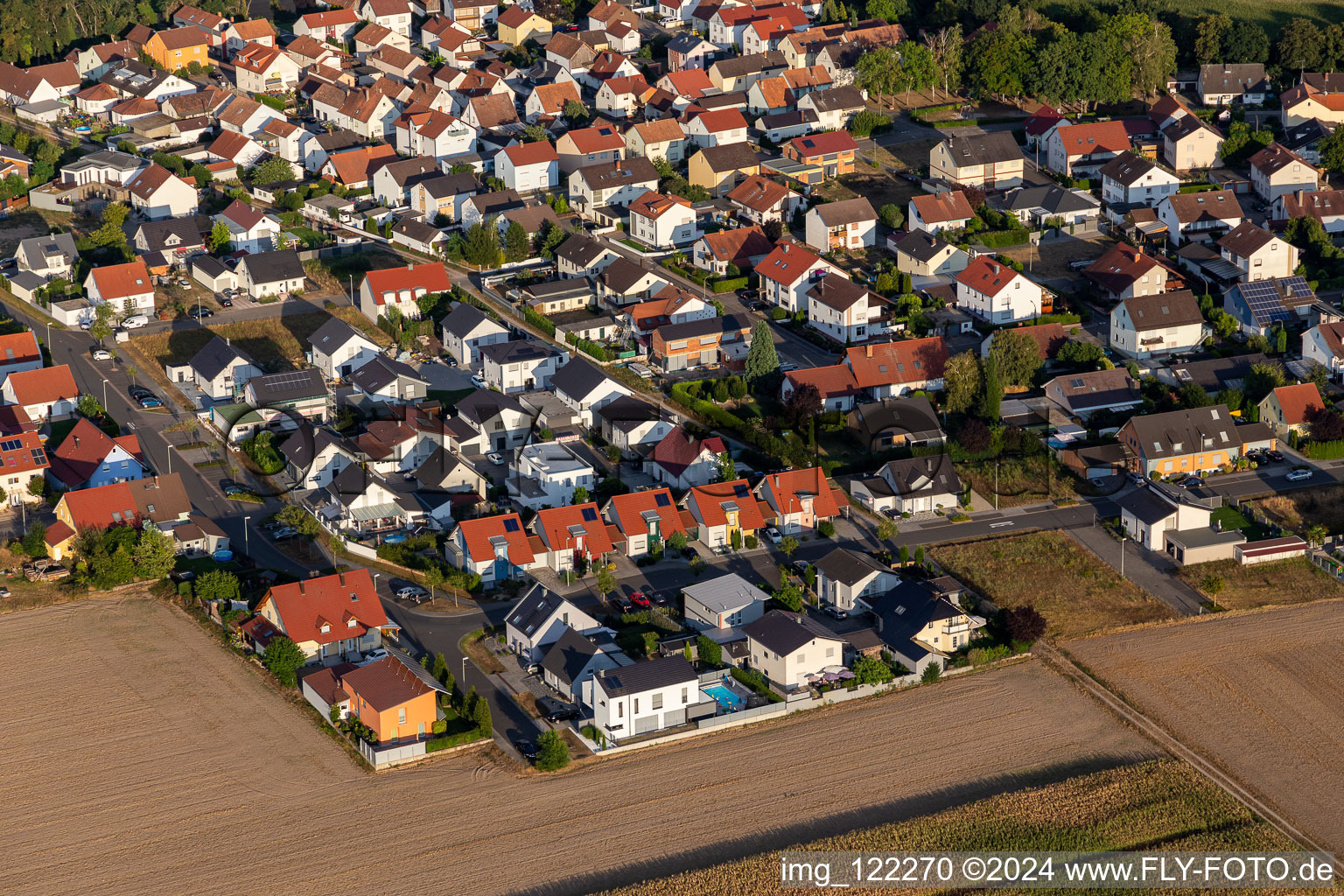 Quartier Hardtwald in Neupotz dans le département Rhénanie-Palatinat, Allemagne vu d'un drone