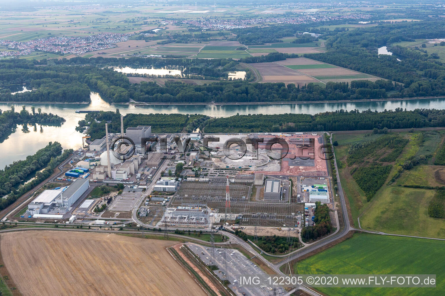 Vue aérienne de Démanteler la centrale nucléaire pour laisser la place au courant continu à Philippsburg dans le département Bade-Wurtemberg, Allemagne